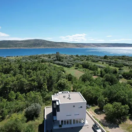 Lux Starigrad Paklenica